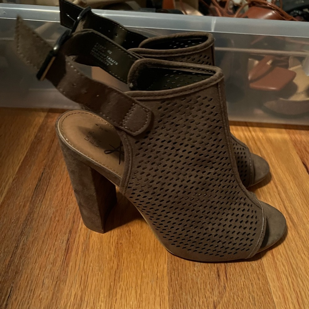 Strap heals